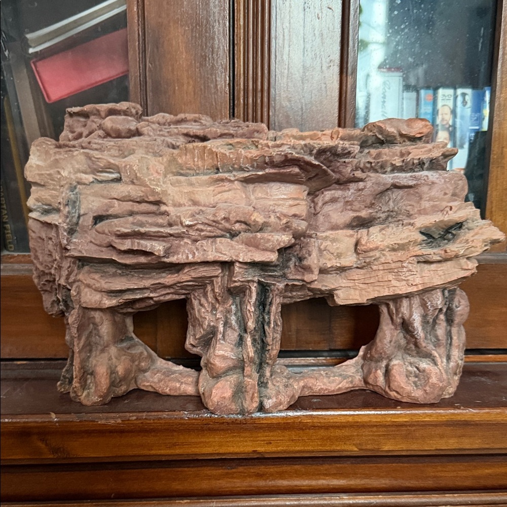Rustic Brown Reptile Habitat Rock Formation